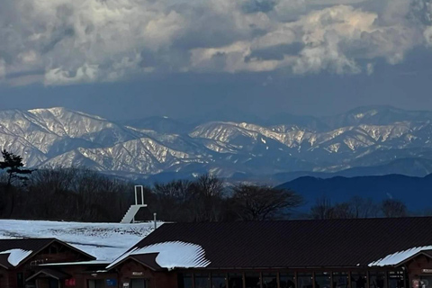 From Osaka or Kyoto: Hakodateyama & Okuibuki Ski 2-Day Trip