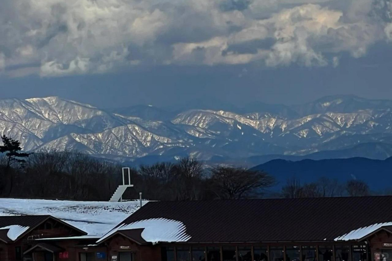 From Osaka or Kyoto: Hakodateyama & Okuibuki Ski 2-Day Trip