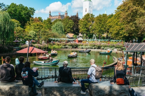 Copenhague : Billets d'entrée aux jardins de Tivoli avec nombre illimité de tours de manègeEn semaine : Billet d'entrée avec nombre illimité de tours de manège