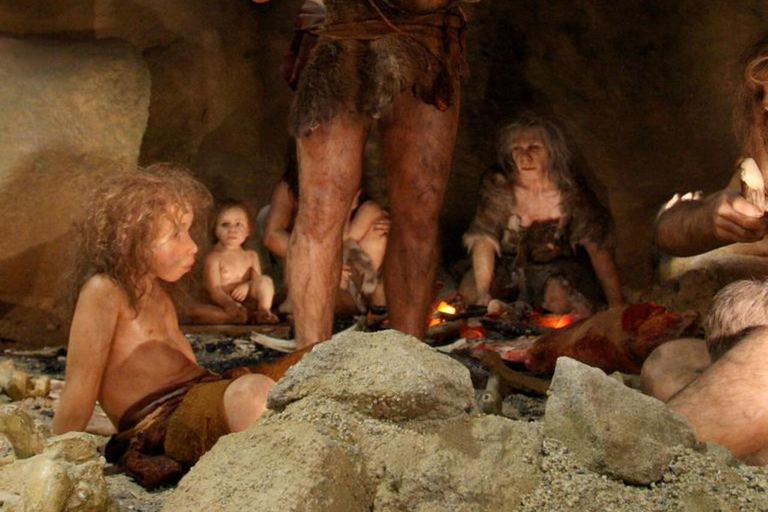 Zagreb: Krapina Neanderthal Museum & Trakošćan Castle Tour