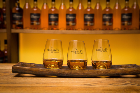 Dublin: klasyczna wycieczka po Muzeum Irlandzkiej Whiskey + City SightseeingDublin: klasyczna wycieczka do Muzeum Irlandzkiej Whisky + zwiedzanie miasta