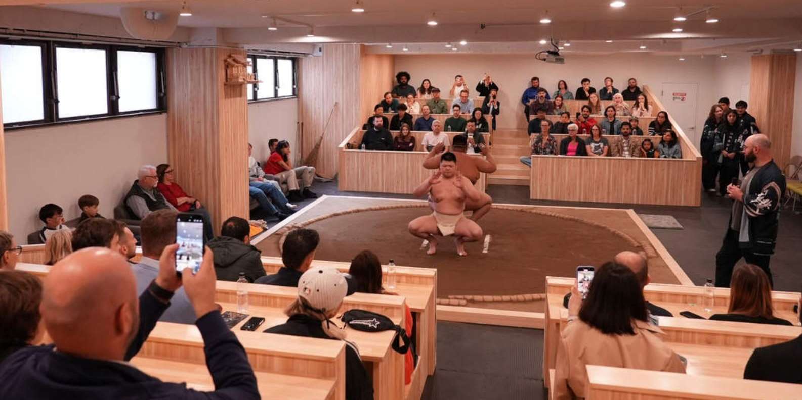 Tokyo: Sumo Show in Tokyo Hotel Pick & Drop private Service