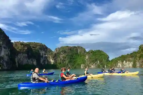 Desde Hanoi: Bahía de Halong, Sung Sot ,Isla Titop y Cueva de Luon