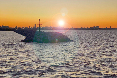 布宜诺斯艾利斯：含开放式酒吧的拉普拉塔河日落巡游1 小时游览