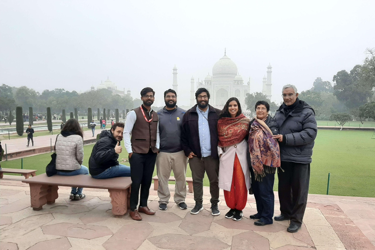 Da Delhi: Tour dell&#039;alba del Taj Mahal tutto compreso in autoAuto + Guida + Pranzo