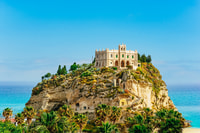 Spicy Calabria, Guided Half-Day Tour to Tropea/Capo Vaticano - Housity