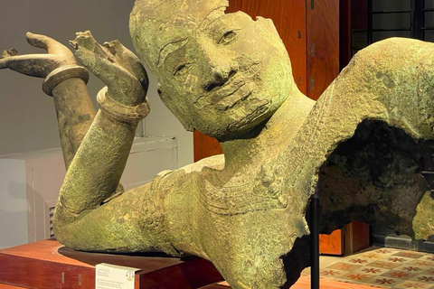 Ho Chi Minh City: Phnom Penh Day Trip with Lunch With English-Speaking Guide and with Lunch