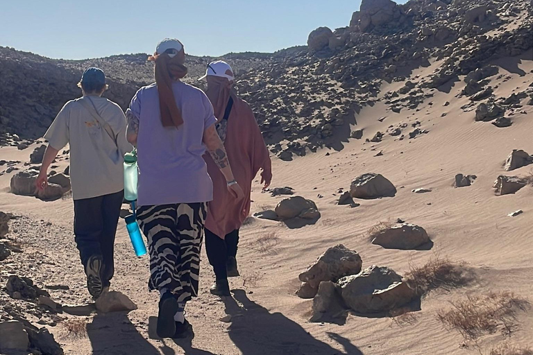 Hurghada: Hiking , dinner & stargazing Advanced hiking tour & camel ride