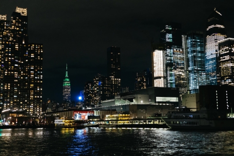 Nueva York: crucero nocturno sin colas de 2 h por el puertoNueva York: crucero nocturno sin colas de 2 h opr el puerto