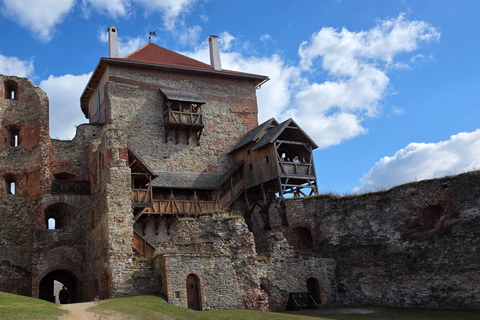 From Riga: Bauska Castle & Rundāle Palace Half Day Trip