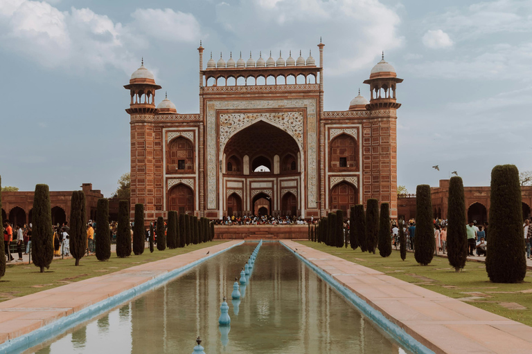 Z Jaipuru: Taj Mahal, Agra Fort i Fatehpur Sikri TourZ Jaipur:- Samochód, przewodnik, kierowca, bilety wstępu i lunch