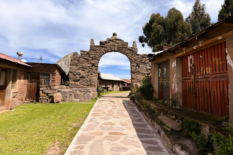 From Puno: Lake Titicaca 2-Day Tour with Homestay From Puno: 2-Day Guided Tour with Fixed Pickup Point
