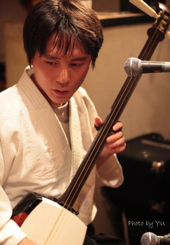 Tokyo: Learn Traditional Songs in a Tsugaru Shamisen Lesson
