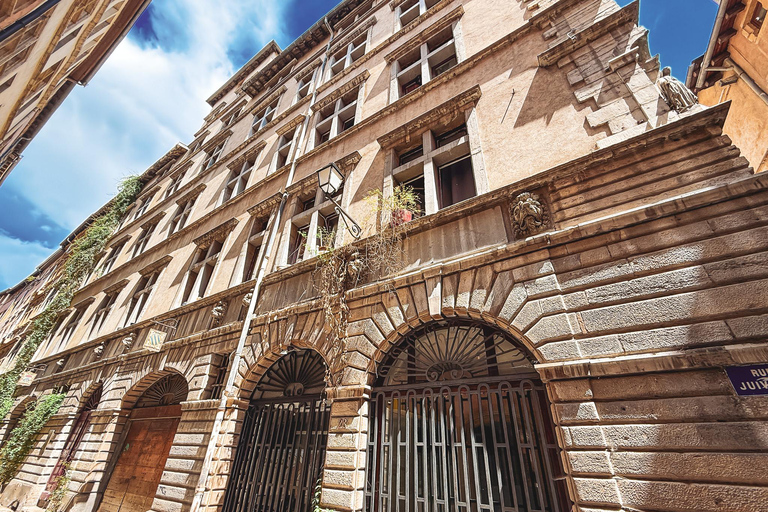 Bezoek aan de oude binnenstad van Lyon in Bellecour met een gidsRondleiding door het oude Lyon in Bellecour met een gids