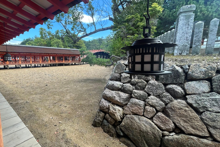 Hiroshima & Miyajima 6.5h Guided Tour – Dome, Park & Shrine