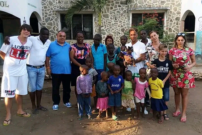 Mombasa Stadt: Besuch eines Kinderheims und Spendentour.