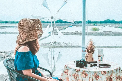 Bangkok: Damnoen Saduak Maeklong&Salt Field Coffee Shop Tour