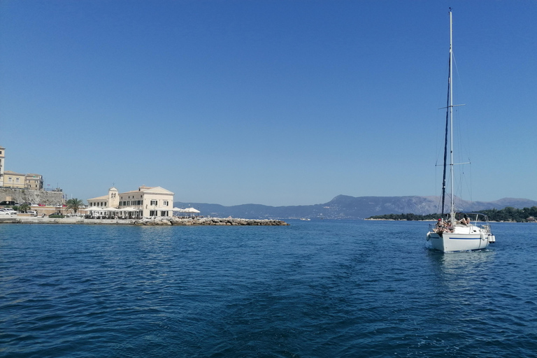 Corfou : Croisière privée d'une demi-journée avec un voilier