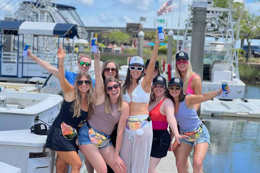 Charleston: Harbor Bar Pedal Boat Party Cruise. Foto: GetYourGuide Charleston: Harbor Bar Pedal Boat Party Cruise. Foto: GetYourGuide