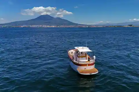 Sorrento: Bootstour zur Insel Capri mit Aperitif