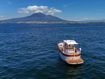 Sorrento a Ischia e Procida: tour panoramico in barca delle isole