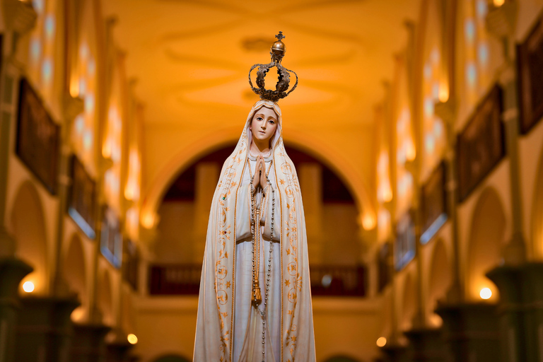 Depuis Lisbonne : Fátima de nuit – Expérience de la procession aux bougiesDe Lisbonne : Fátima de nuit – Expérience de la procession aux bougies