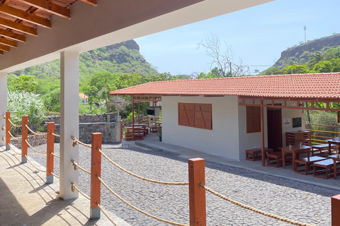 Z Praia: Półdniowa wycieczka do Cidade Velha z degustacją i lokalnym warsztatem