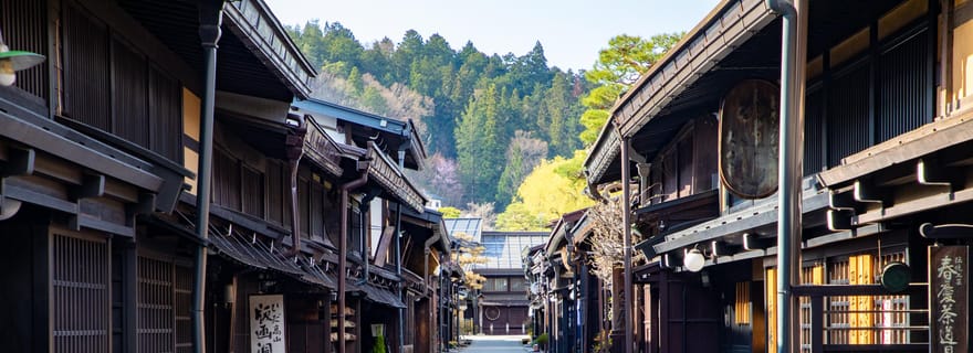 HIDA:Allons à Takayama et Shirakawago en bus public !