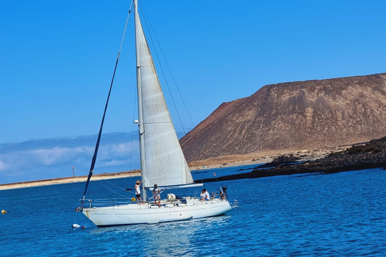 Fuerteventura: Sailing Experience - Sail with us to Isla de Lobos