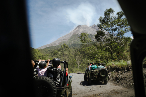 Yogyakarta: Mount Merapi, Goa Pindul & Malioboro Sunset Tour