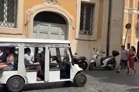 Tour in golf cart nel centro storico di Quito
