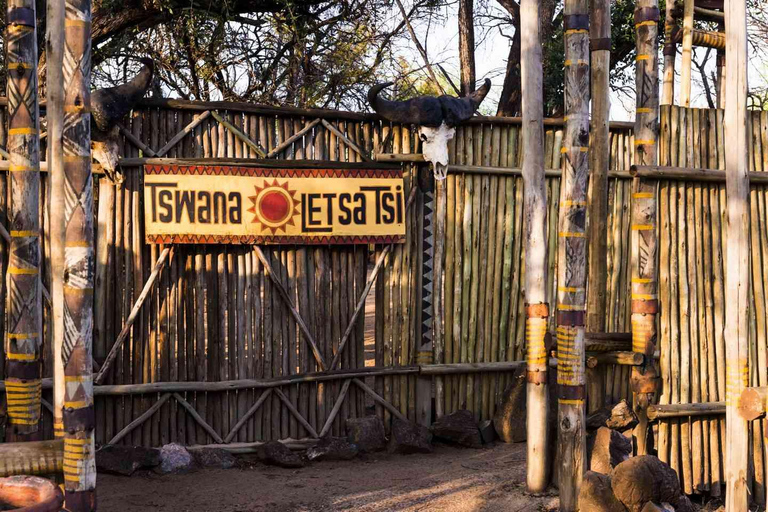 Lesedi Kulturerlebnis + Mittagessen oder AbendessenLesedi Kulturerlebnis + Mittagessen