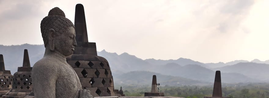 Voiture privée Yogyakarta : excursion en Jeep à Borobudur, Merapi et Prambanan