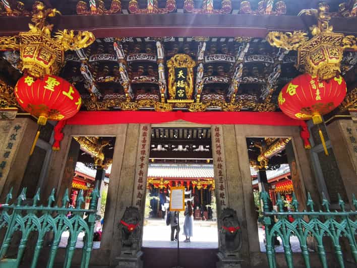Singapore: Guided Walking Tour of Chinatown & Botanic Garden