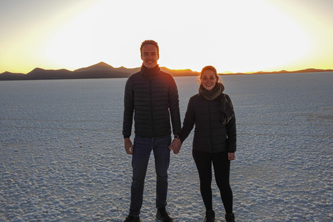Uyuni: 3-Day Salt Flats Tour to San Pedro de Atacama ENGLISH-SPEAKING GUIDE