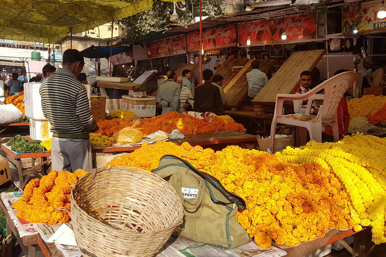 Old Delhi Tour on Luxurious Rickshaw with Wireless Headset