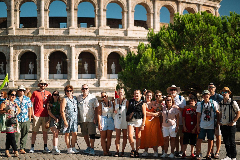 Rome: Colosseum, Roman Forum, and Palatine Hill Experience Colosseum Guided Tour with Roman Forum Entry Experience