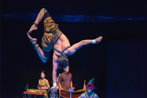 Siem Reap: Phare, kambodschanischer Zirkus mit Tuk-Tuk-TransfersAbschnitt A VIP-Tickets mit Tuk Tuk-Transfers