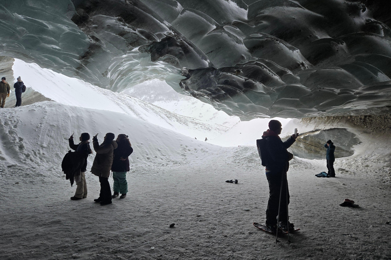 Fairbanks: Castner Glacier Ice Cave Snowshoe Adventure