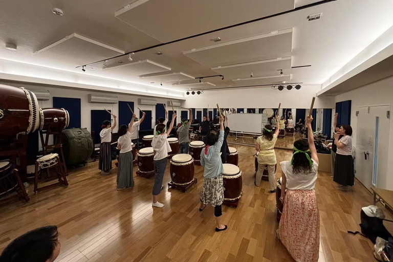 Osaka: Japanese Drum Taiko Workshop