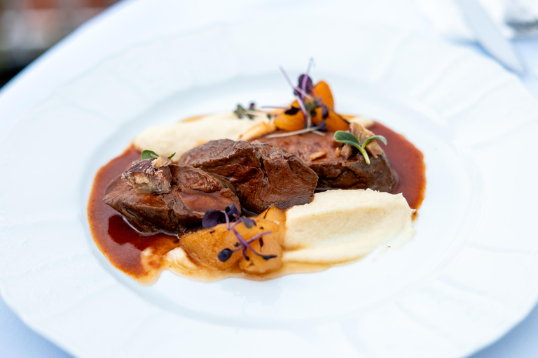 Prague: Sky Bar Aperitivo Menu with Drink & Panoramic Views 1-Hour Option with Aperitivo Menu and 1 Drink