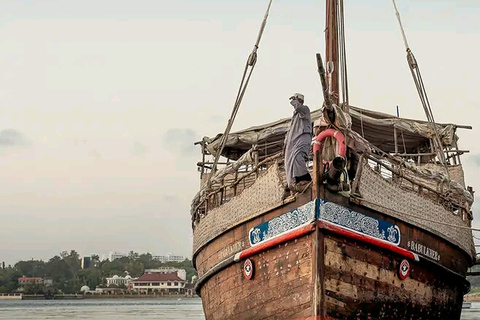 Mombasa: rejs po tamaryndzie dhow z kolacją lub lunchem.