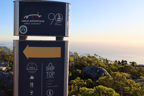 Cape Town: Table Mountain, Penguins & Cape Point Group Tour