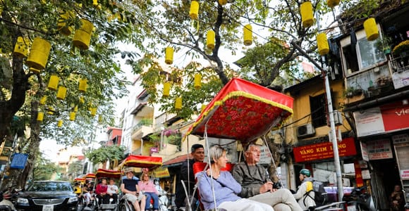 Hanoi Afternoon Cyclo Tour: Hoa Lo, Markets & Food Alley