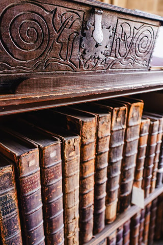 Gloucester Cathedral: Library Tour