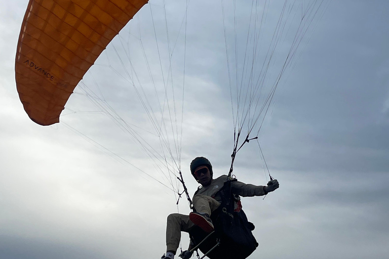 Medellín: Skip-the-Line Paragliding W 20-Yr Experience Pilot