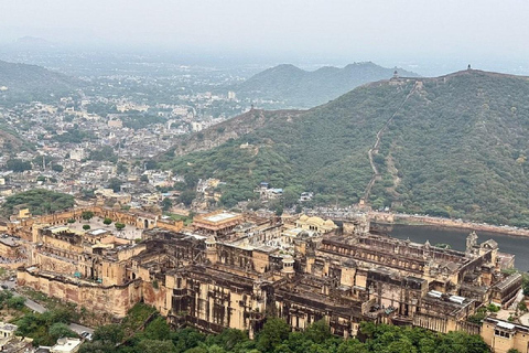 Jaipur: Royal Delights AC Car Sightseeing with Guide