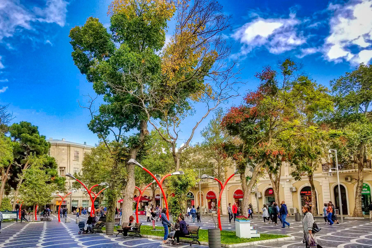 Baku: Downtown Walking Tour with Local Guide Private Tour with Local Guide