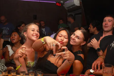 Nice :Tournée des bars avec 6 shots gratuits et accès VIP aux bars et clubs