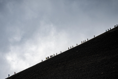 Etna: Trekking ai crateri sommitali a 3340 metri